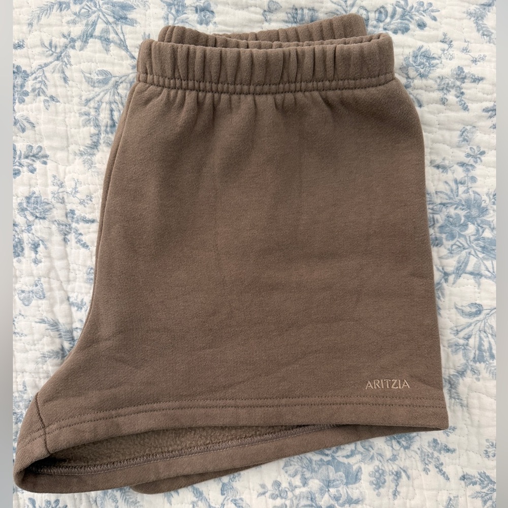 NWOT Aritzia Cozy Sweatfleece Perfect Hi-Rise Mini Short in Cola Taupe Size S